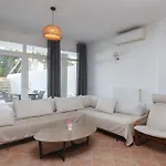 A&v Sea View Villa Fira (Santorini)
